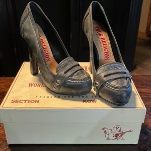 TRUE RELIGION Hathaway Heels Size 8M Gray Factory Distressed Reduced❗️